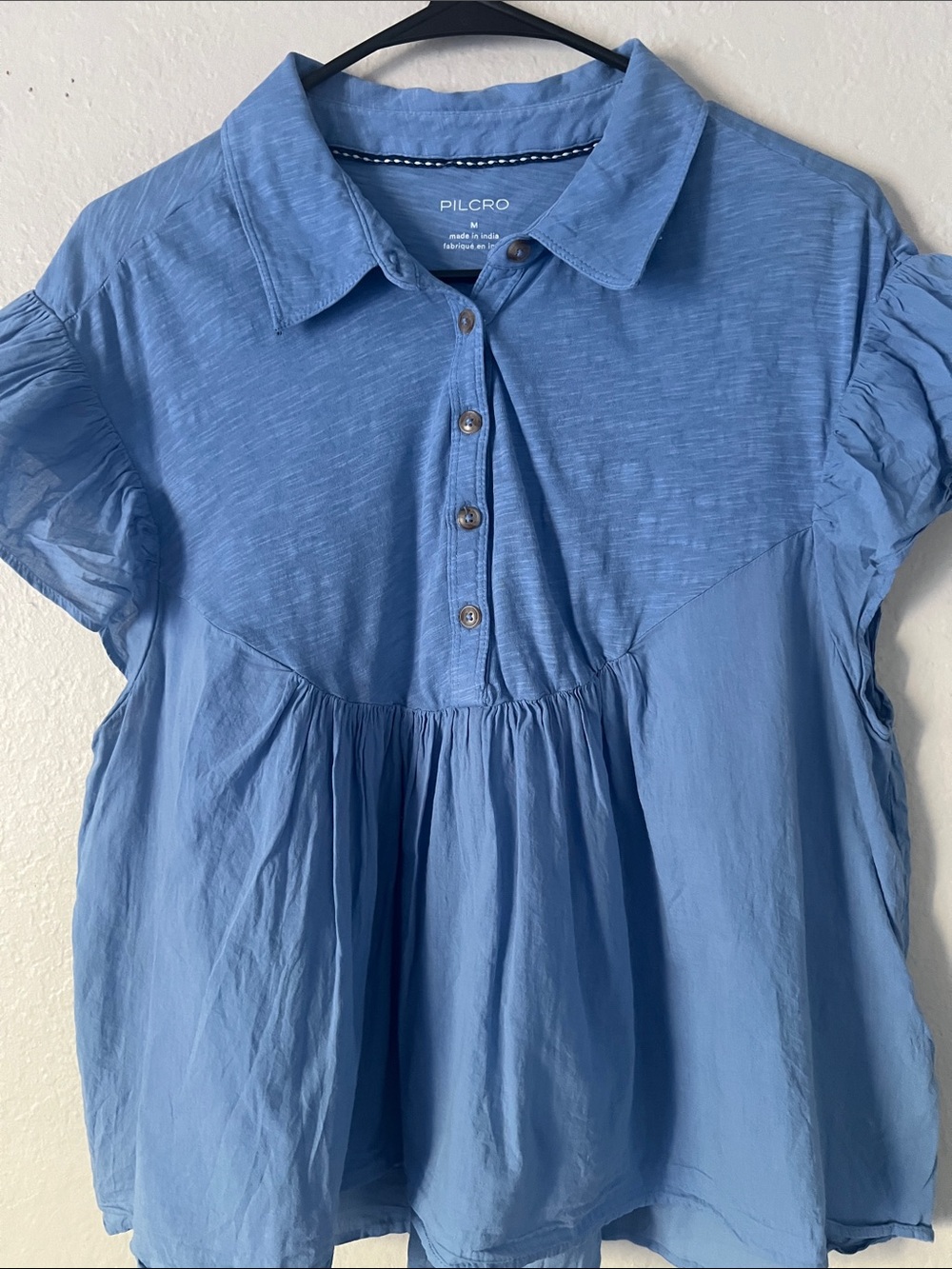 Like New! PILCRO Flutter-Sleeve Babydoll Top Blue Size M - Picture 5 of 15